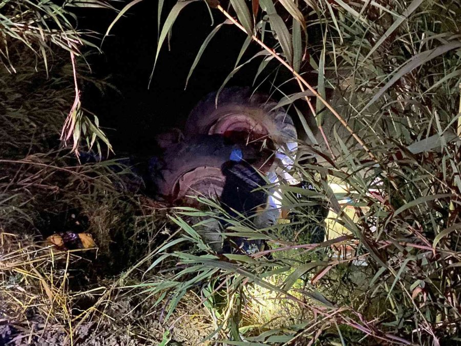 Traktör İle Dereye Uçan Sürücü Hayatını Kaybetti