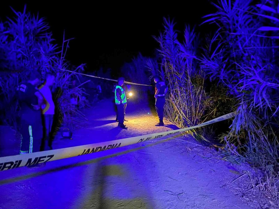 Traktör İle Dereye Uçan Sürücü Hayatını Kaybetti