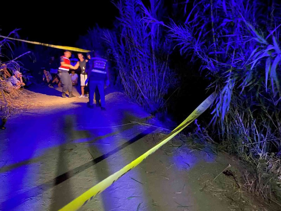 Traktör İle Dereye Uçan Sürücü Hayatını Kaybetti