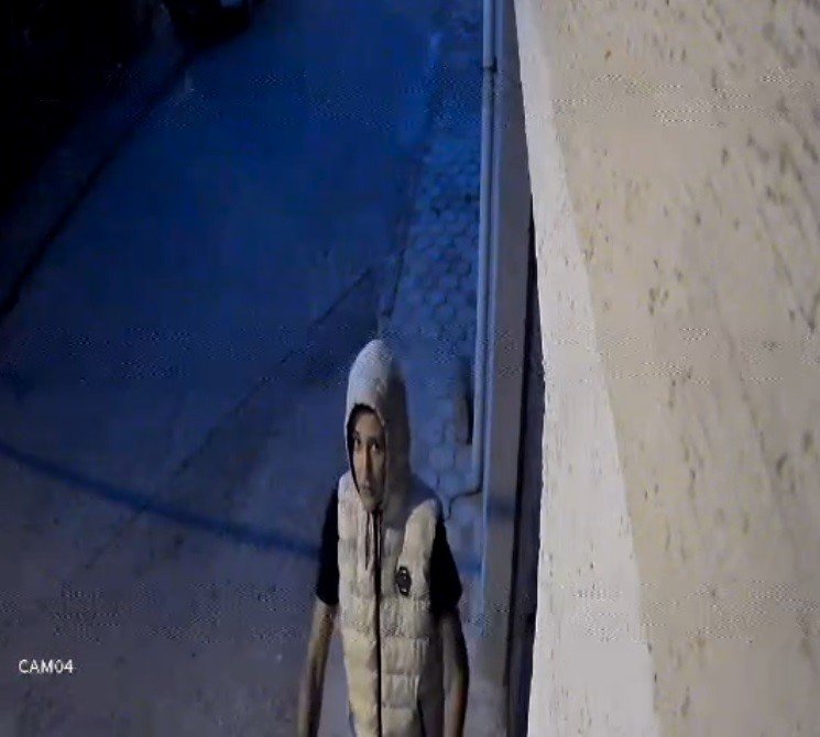 Kapı Yoklayıp Kamera Kıran Şahısların Rahatlığı Şaşırttı