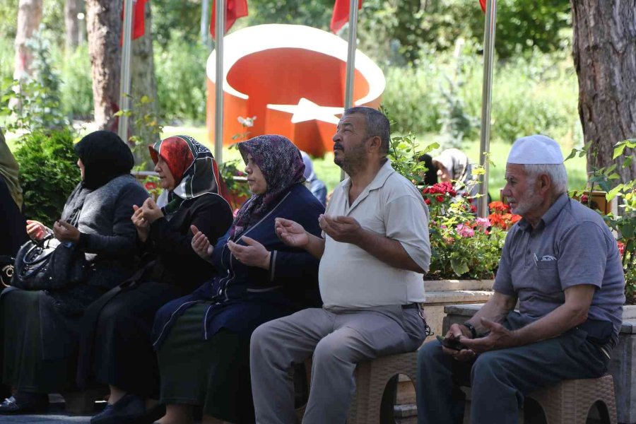 Başkan Büyükkılıç, Şehir Polis Uluçay’ı Mezarı Başında Andı
