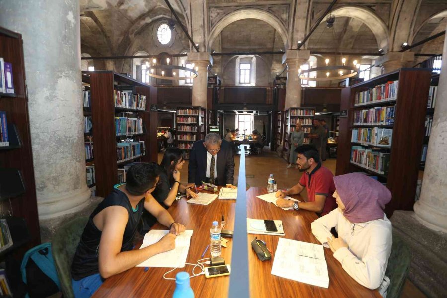 Büyükkılıç’tan Kayseri Şehir Kütüphanesine Ziyaret