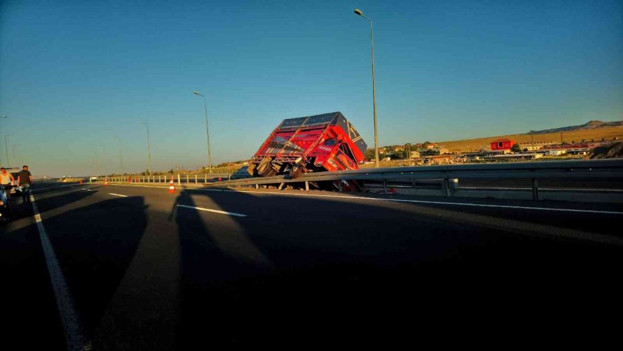 Kayseri’de Feci Kaza: Kamyonetten Fırlayan Sürücü Öldü