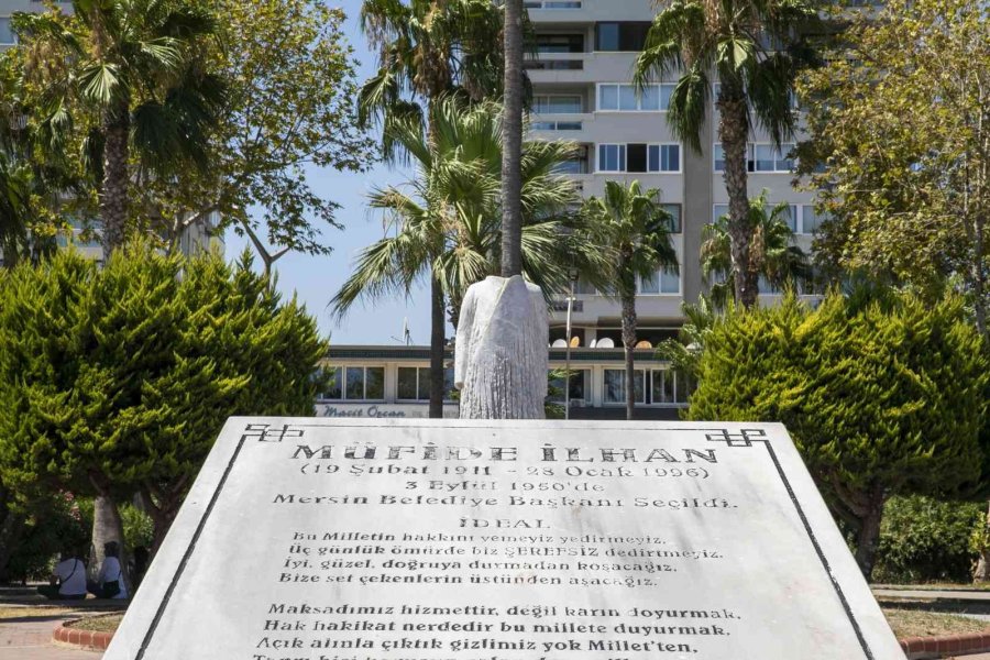 Mersin’de Parktaki Heykel Tahrip Edildi