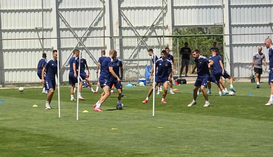 Bate Borisov, Konyaspor Maçının Son Antrenmanını Yaptı