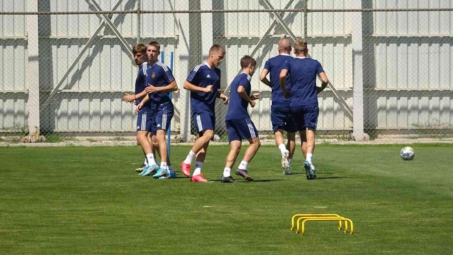 Bate Borisov, Konyaspor Maçının Son Antrenmanını Yaptı