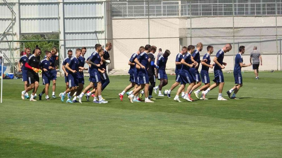 Bate Borisov, Konyaspor Maçının Son Antrenmanını Yaptı