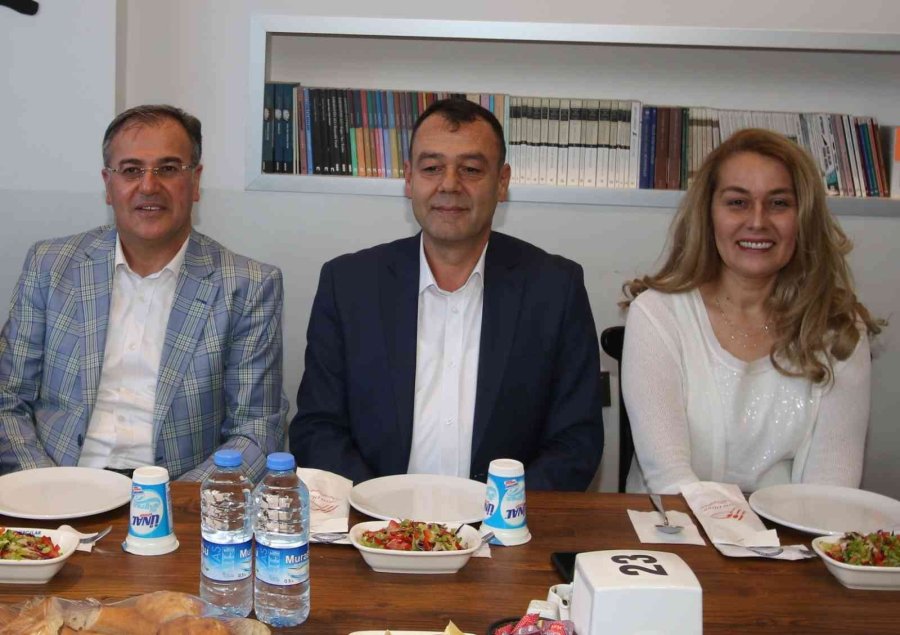 Hacılar Kaymakamı Sezen Emekli Oldu