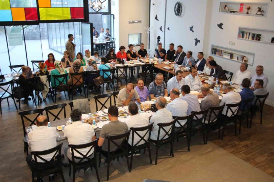 Hacılar Kaymakamı Sezen Emekli Oldu