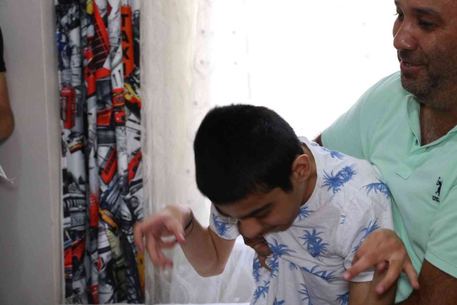 Ölümün “pençesi"ndeki Beşiktaşlı Burak’a Çarşı Grubundan Destek