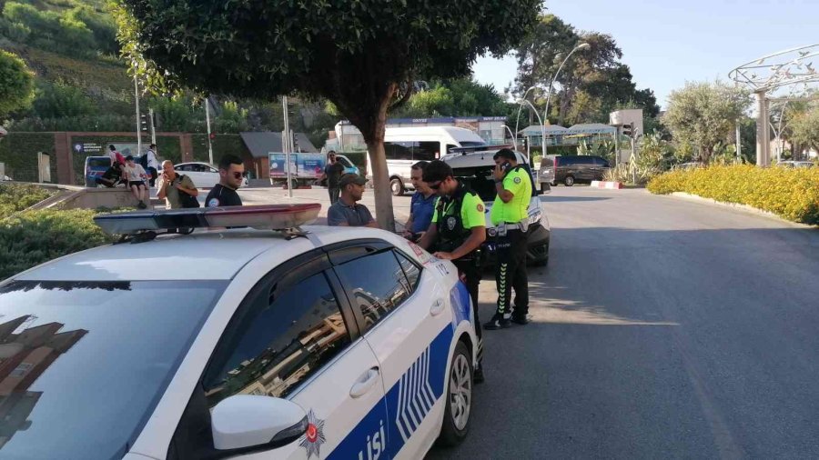 Kasksız Yakalandı 11 Bin 454 Tl Para Ceza Aldı