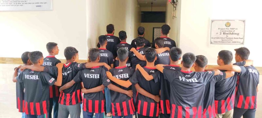 Nepal’deki Çocuklar Eskişehirspor Formasıyla Mutlu Oldu