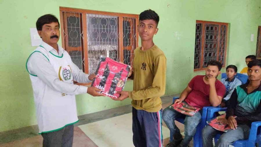 Nepal’deki Çocuklar Eskişehirspor Formasıyla Mutlu Oldu