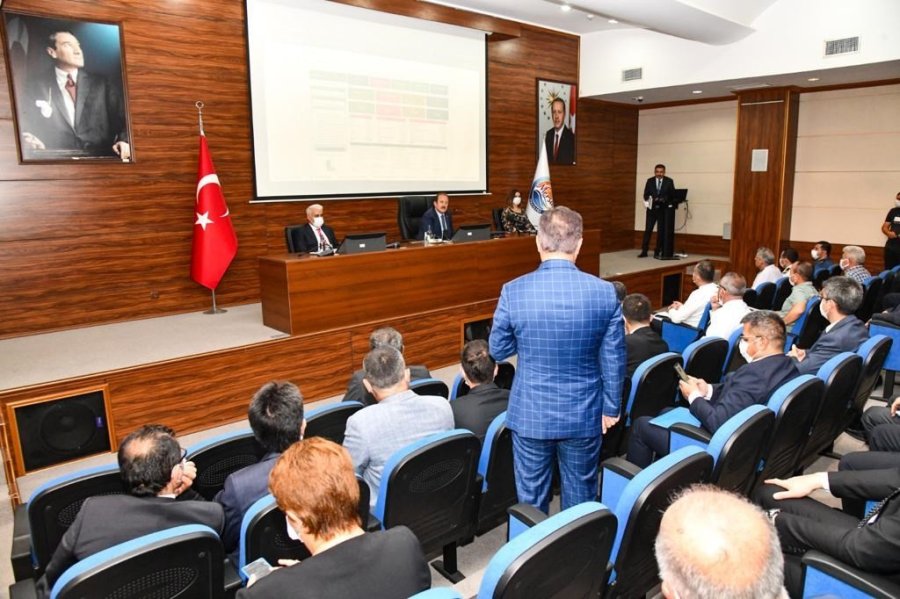 Vali Pehlivan: "yatırımlar Sürüyor, Çarklar Dönüyor"