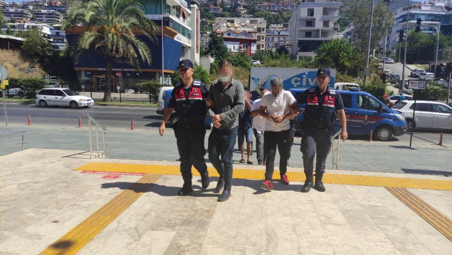 Jandarma Karakoluna Giderek Mit’çi Olduğunu Söyleyen 5 Kişi Gözaltına Alındı
