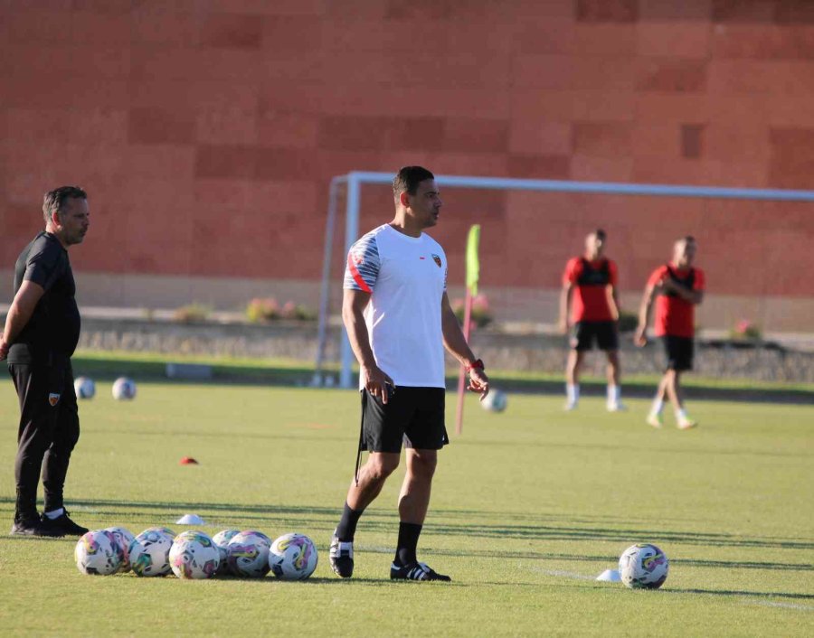 Çağdaş Atan: "beşiktaş’ın Güçlü Oldukları Yanları Var Ama Zaafları Da Var"