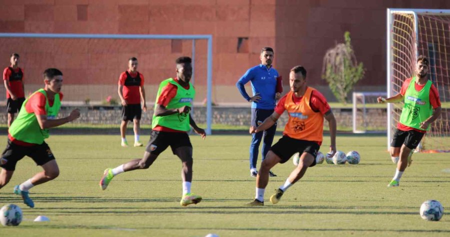 Çağdaş Atan: "beşiktaş’ın Güçlü Oldukları Yanları Var Ama Zaafları Da Var"