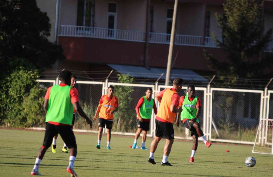 Çağdaş Atan: "beşiktaş’ın Güçlü Oldukları Yanları Var Ama Zaafları Da Var"