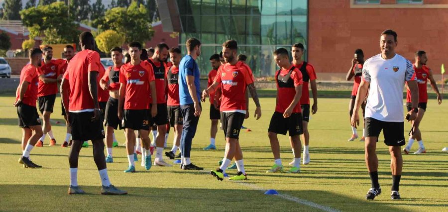 Çağdaş Atan: "beşiktaş’ın Güçlü Oldukları Yanları Var Ama Zaafları Da Var"