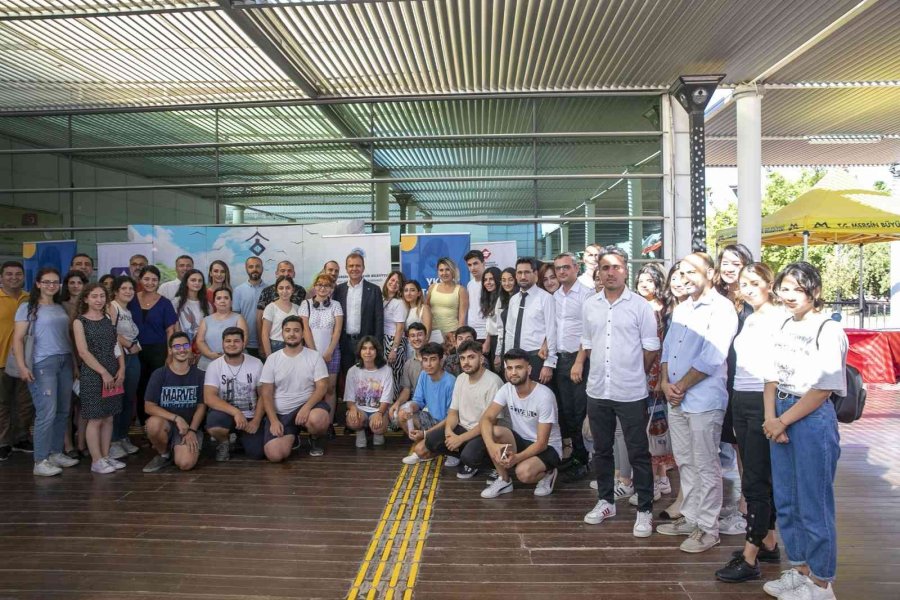 Seçer, Yks Tercih Danışmanlığına Başvuran Öğrencilerle Buluştu