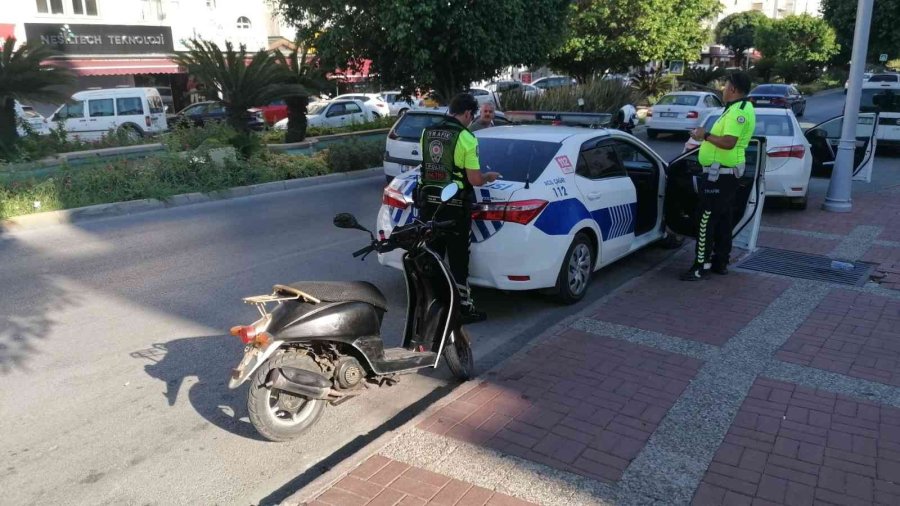 Kasksız Yakalandı 11 Bin 454 Tl Para Ceza Aldı