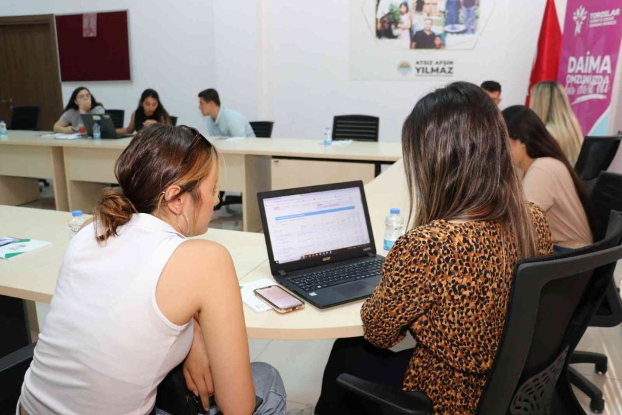 Toroslar Belediyesinden Adaylara Ücretsiz ’tercih Danışmanlığı’ Desteği