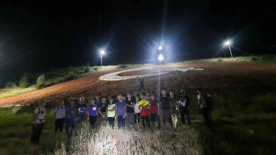 Doğa Tutkunlarının Gece Yürüyüşü 12 Kilometreye Çıktı