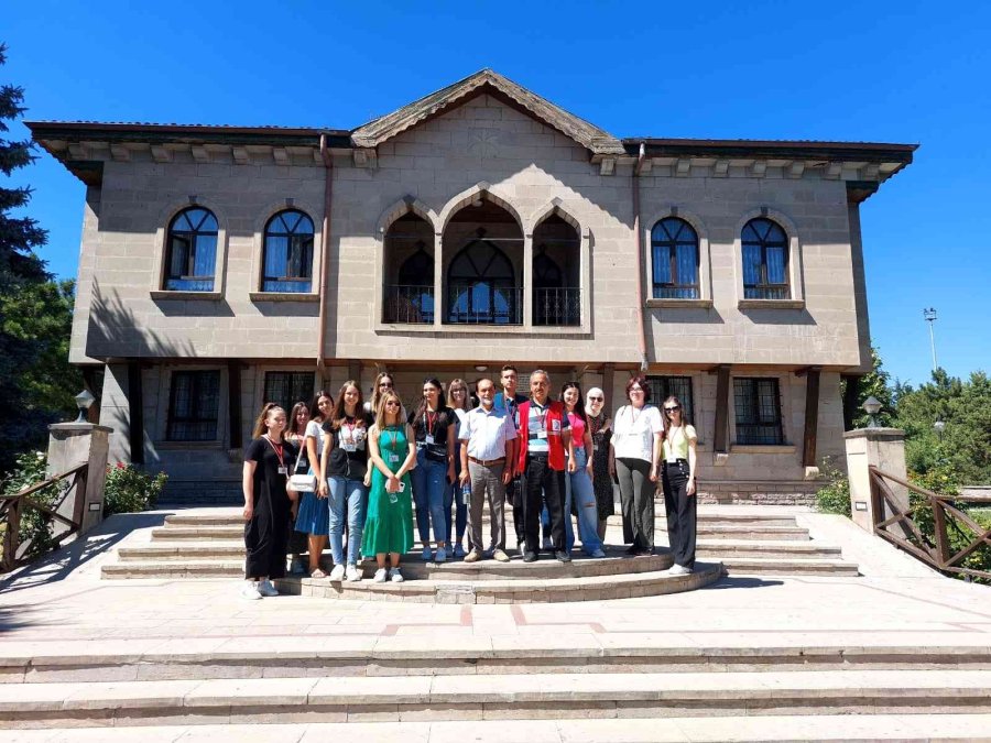 Bosnalı Öğrenciler Kayseri’yi Geziyor