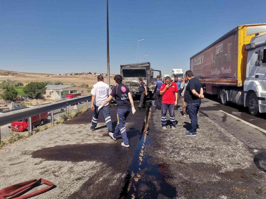 Kayseri’de Feci Kaza: Otomobilin İçerisinde Yanarak Can Verdiler (1)