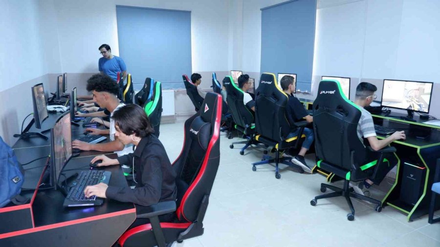 Genç Akses Kurslarında Eğitim Ve Eğlence Bir Arada