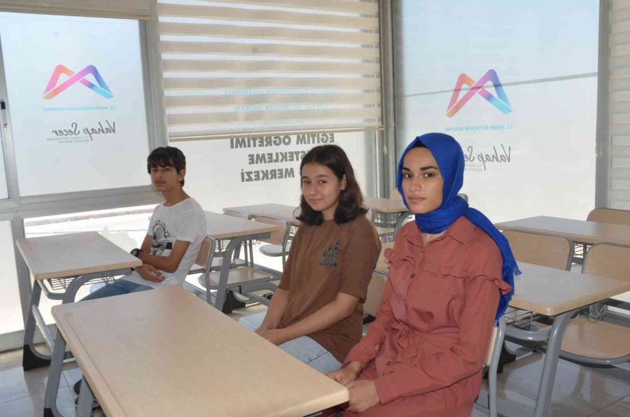 Mersin’deki Kurs Merkezleri Öğrencilerin Hayallerine Köprü Oluyor