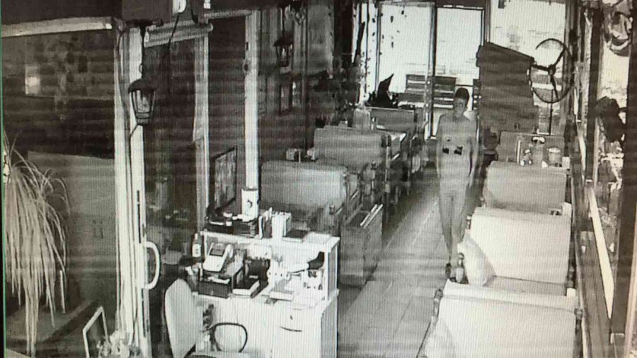 Arsız Hırsız İkinci Gün Para Bulamayınca Limonata İçti, Bal Kavanozunu Çaldı