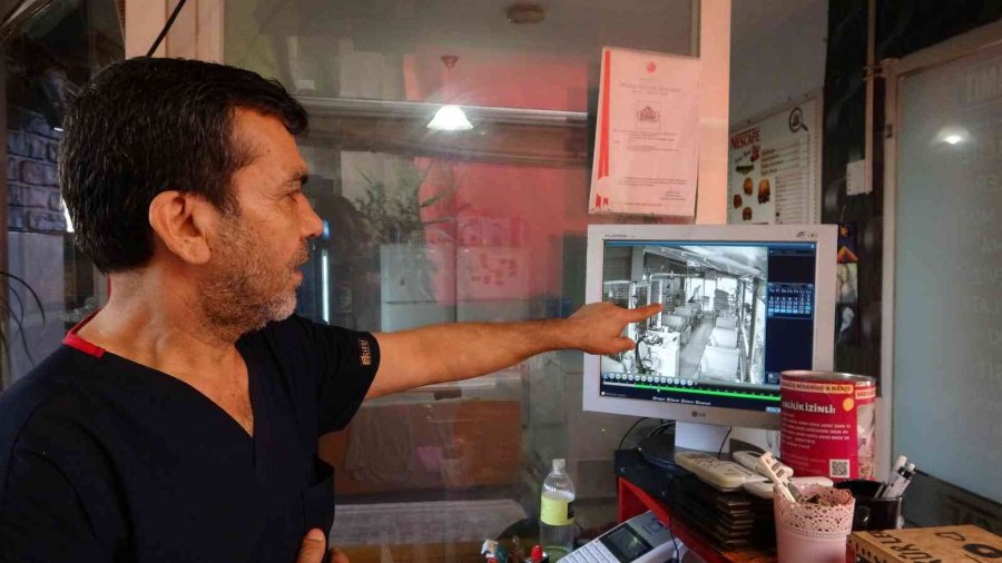 Arsız Hırsız İkinci Gün Para Bulamayınca Limonata İçti, Bal Kavanozunu Çaldı