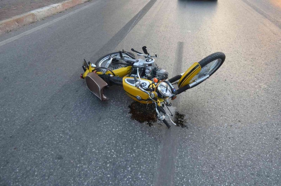 Ağaca Çarpan Motosiklet Sürücüsü Hayatını Kaybetti