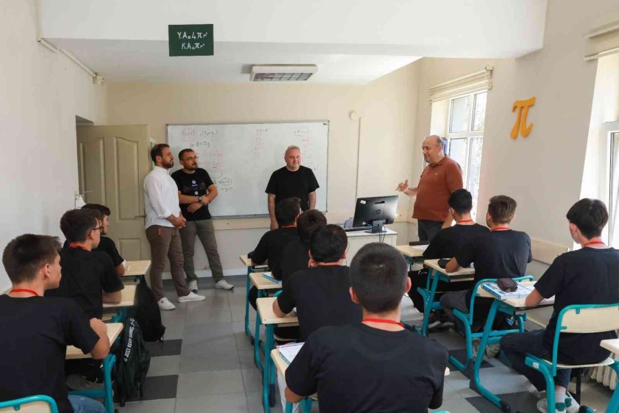 Büyükşehirden Matematik Kampı