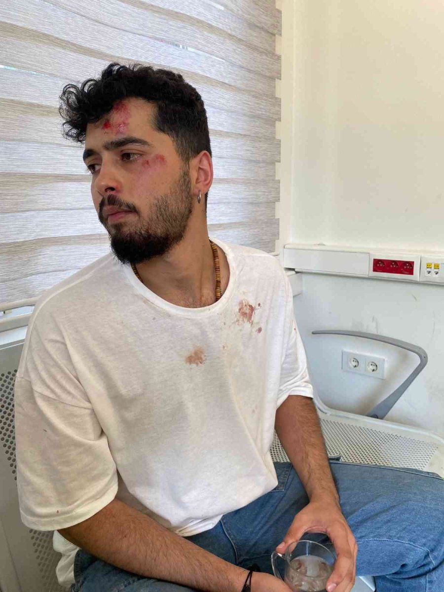 Antalya’da Uçan Tekme Ve Bastonlu Kira Kavgasında Karşı Taraf Konuştu: "sağlık Merkezine Bir Saldırı Yok, Çünkü Benim Kliniğim De Burada"