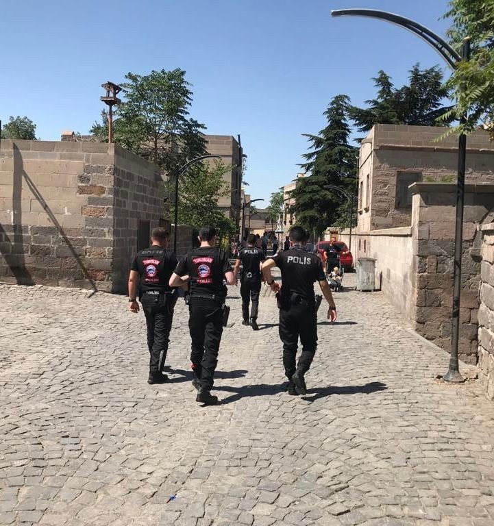 Yunus Timleri Şüphelendikleri Şahısta Uyuşturucu Buldu