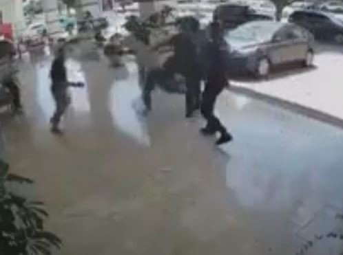 Antalya’da Uçan Tekme Ve Bastonlu Kira Kavgasında Karşı Taraf Konuştu: "sağlık Merkezine Bir Saldırı Yok, Çünkü Benim Kliniğim De Burada"