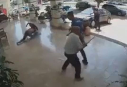 Antalya’da Uçan Tekme Ve Bastonlu Kira Kavgasında Karşı Taraf Konuştu: "sağlık Merkezine Bir Saldırı Yok, Çünkü Benim Kliniğim De Burada"