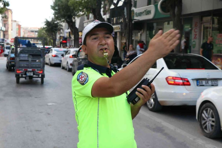 Aksaray’da Hatalı Park Yapan 98 Sürücüye 19 Bin 208 Tl Ceza