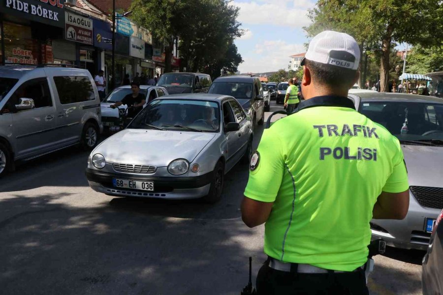 Aksaray’da Hatalı Park Yapan 98 Sürücüye 19 Bin 208 Tl Ceza