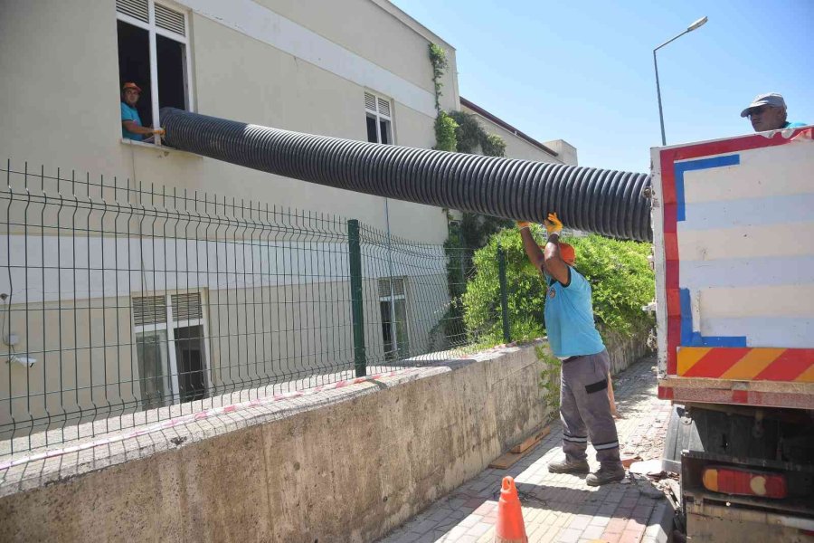 Alanya Belediyesi Okullarda Mesai Yapıyor