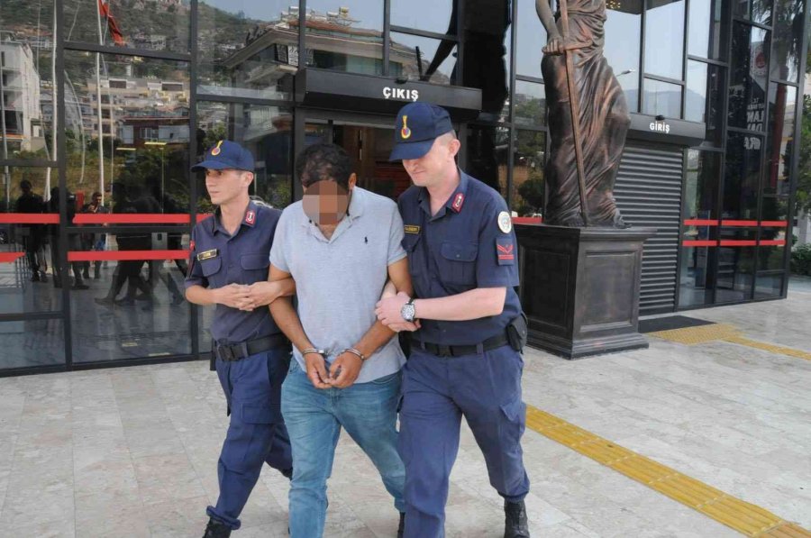 Motosiklet Çalan İki Kişiden Biri Tutuklandı