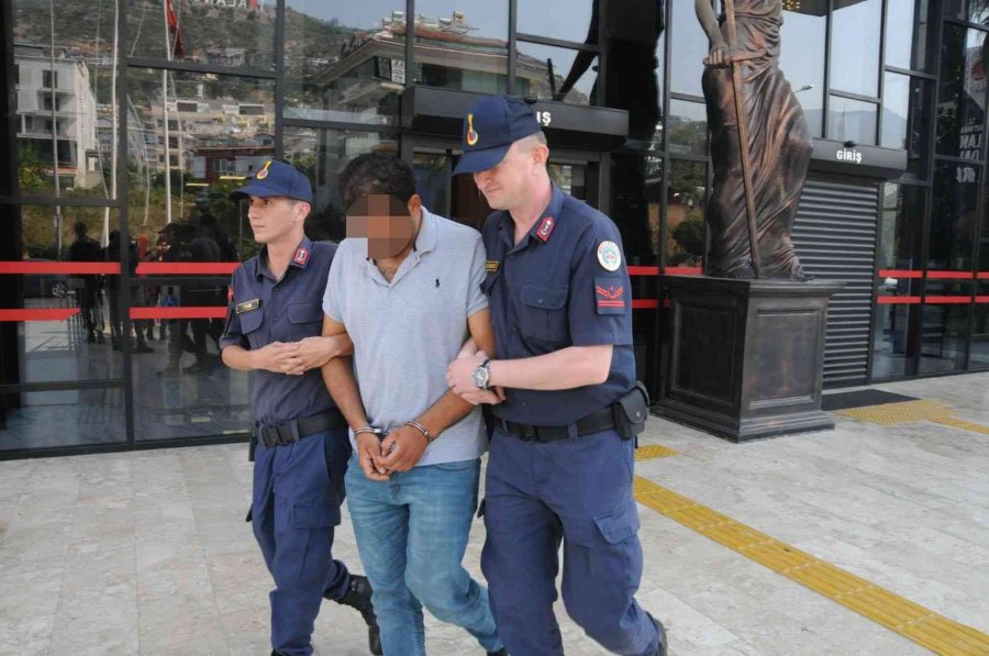 Motosiklet Çalan İki Kişiden Biri Tutuklandı