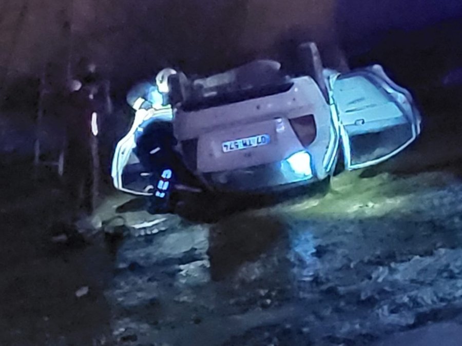 Kontrolden Çıkan Otomobil Dere Yatağına Uçtu:1 Yaralı