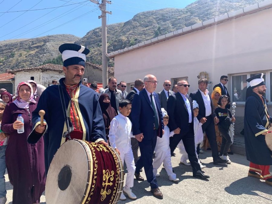 İnönü’de 38 Çocuk İçin Toplu Sünnet Şöleni Düzenlendi