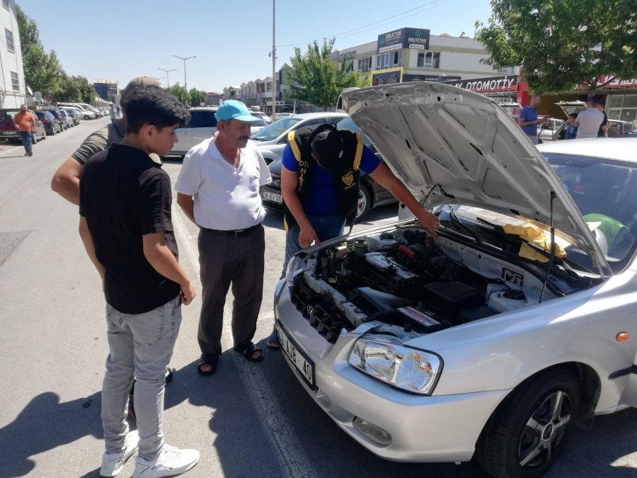 Oto Hırsızlık Polisleri Oto Pazarını Denetledi