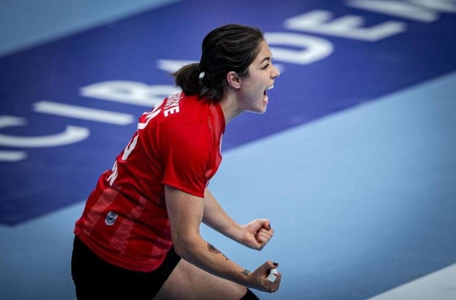 Dört Oyuncuya Milli Davet