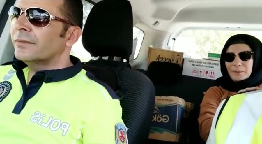 Konya Polisi Kpss’ye Geç Kalan Adayların Yardımına Koştu