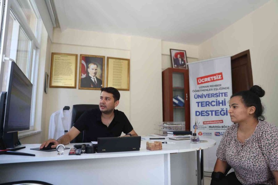 Büyükşehirden, Üniversite Adaylarına Ücretsiz Tercih Desteği